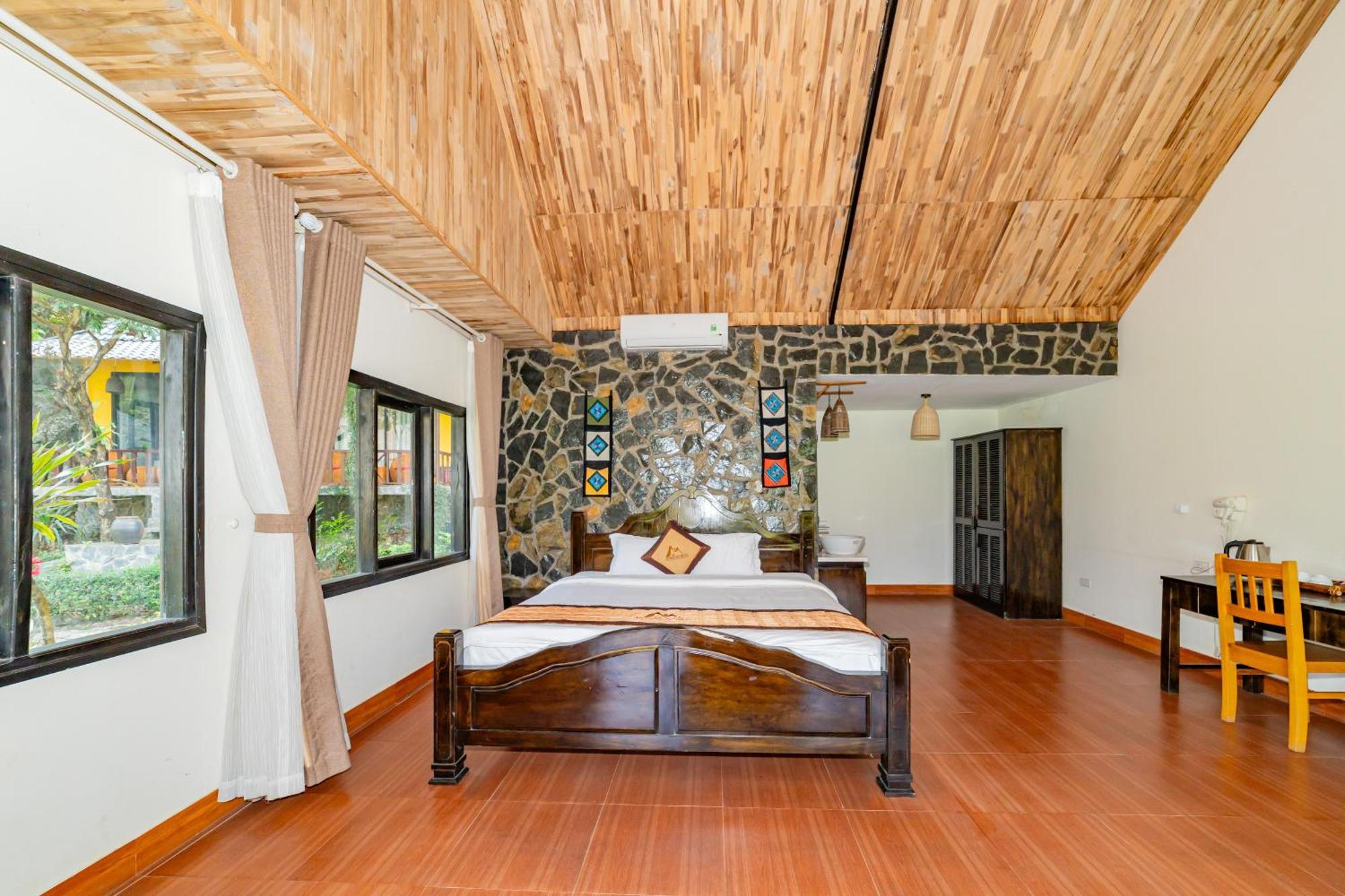 Sunrise Village Mai Châu