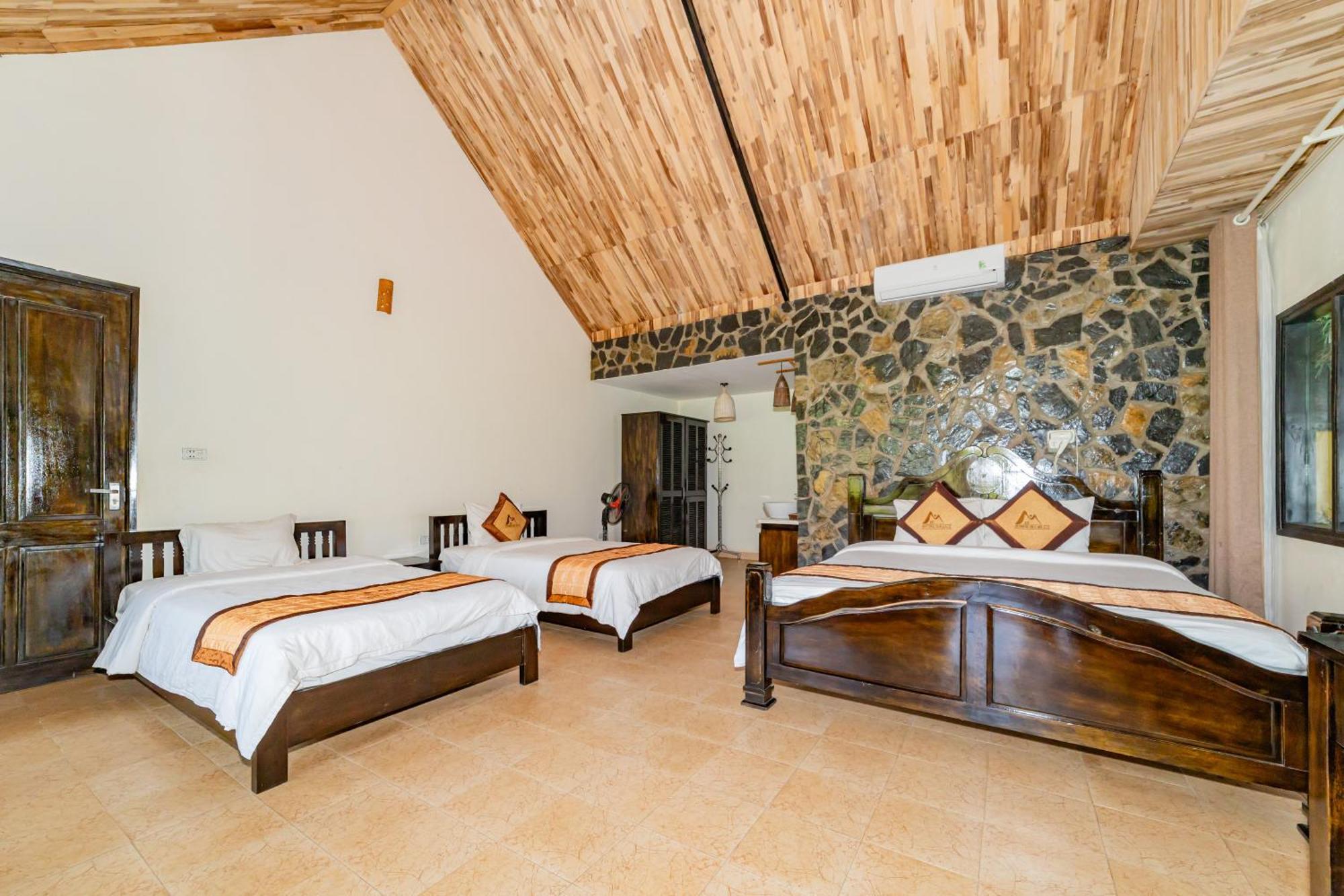 Sunrise Village Hotel Mai Châu